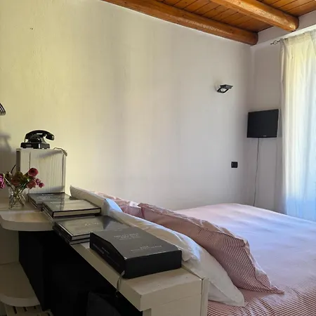 Casa Castagna נסו